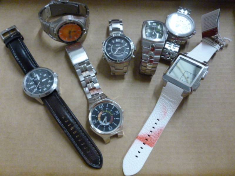 lot 106 image: Mens Watches