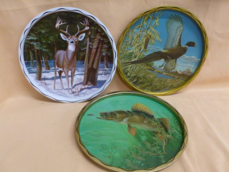 lot 113 image: Vintage Serving Trays