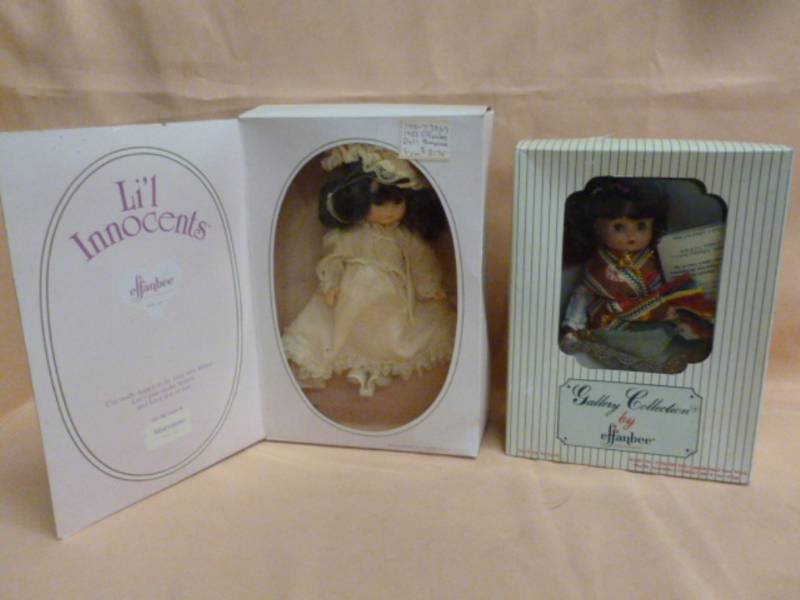 lot 120 image: Collector Dolls