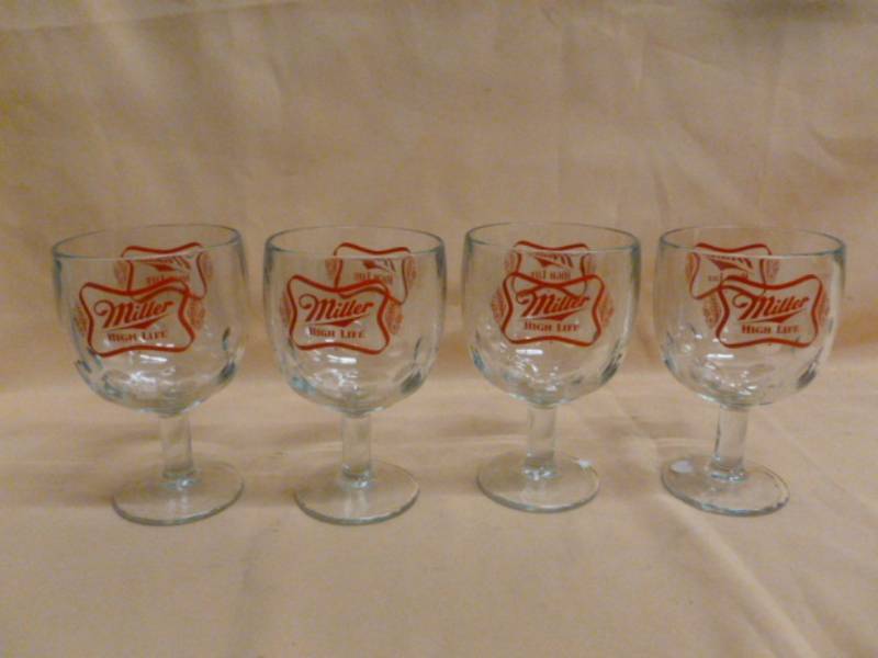 lot 126 image: Beer Glasses