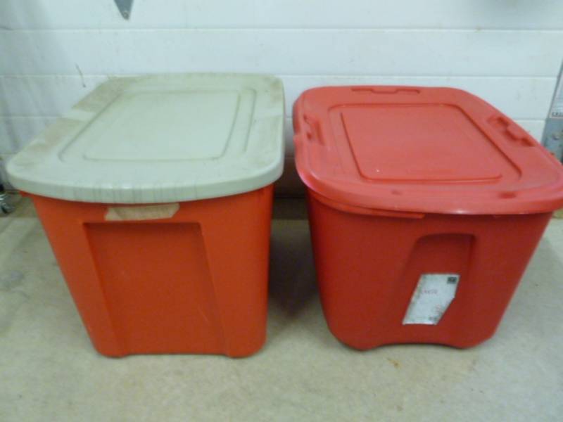 lot 143 image: Storage Totes