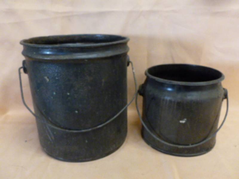 lot 178 image: Vintage Military Items