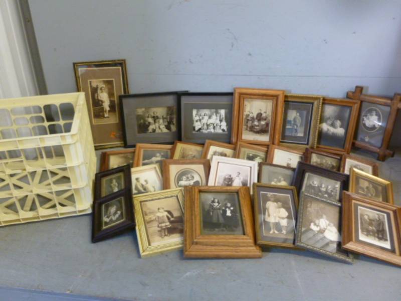 lot 204 image: Antique Pictures