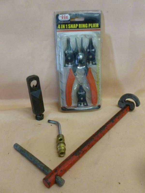 lot 206 image: Specialty Tools
