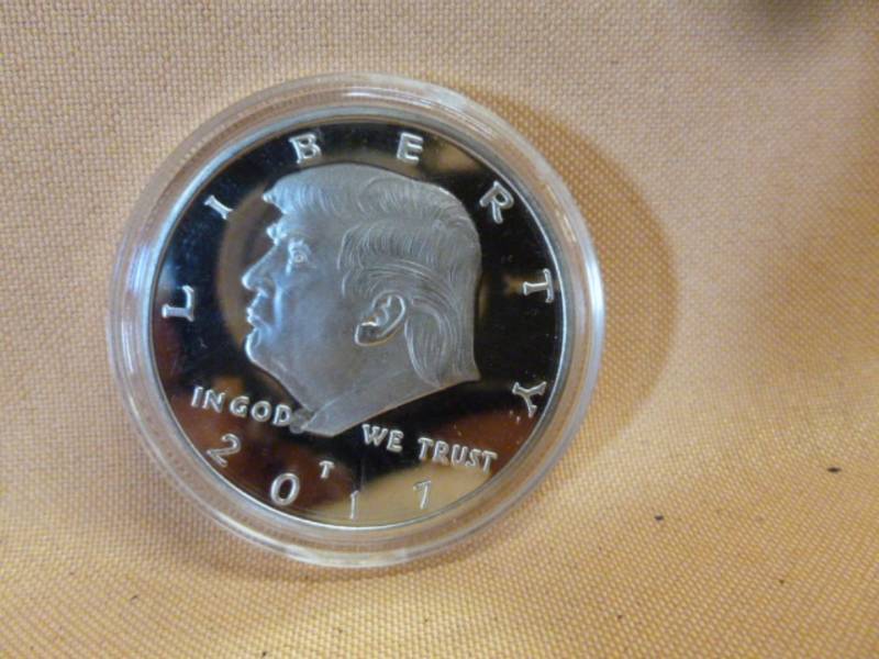 lot 217 image: Collector Coin