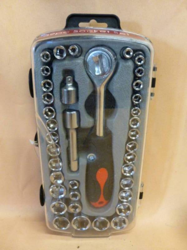lot 246 image: New Socket Set