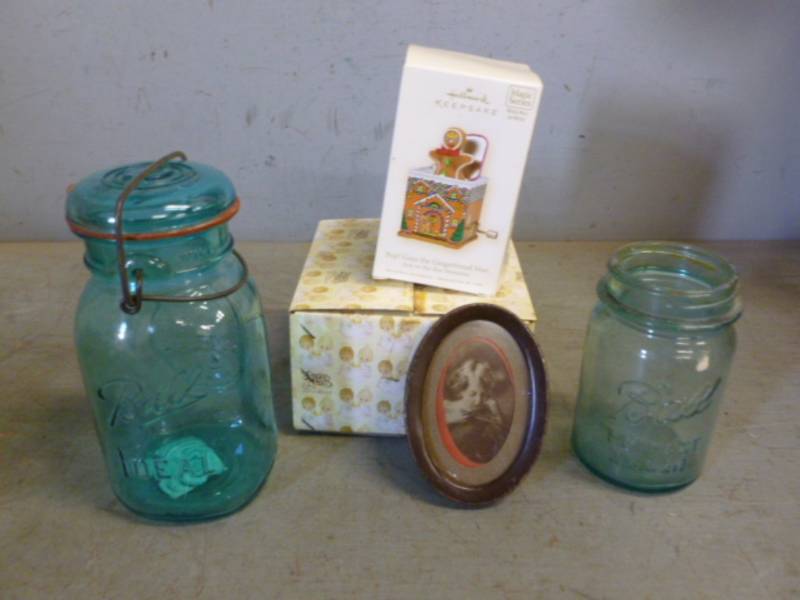 lot 249 image: Vintage Canning Jars