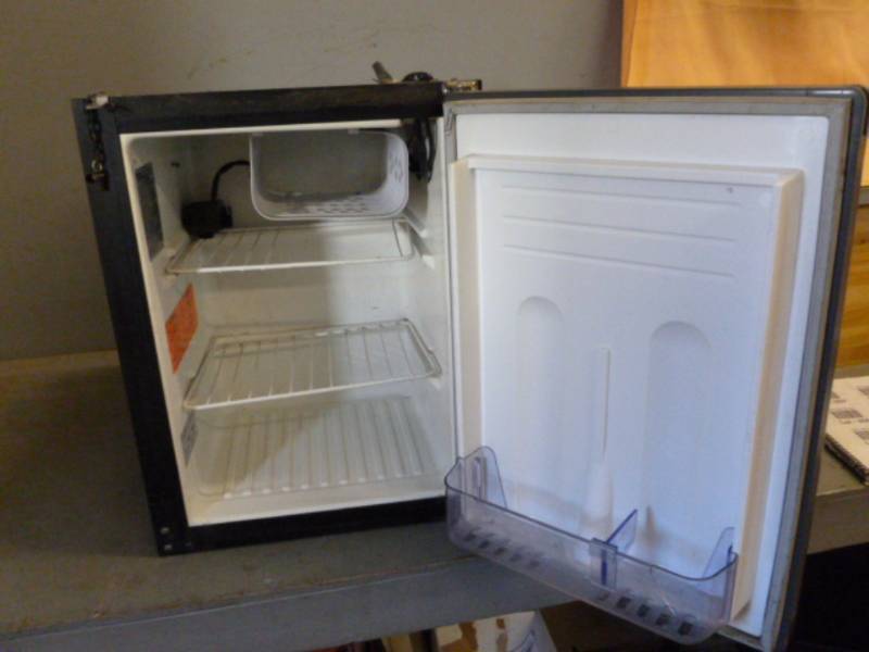 lot 257 image: RV Refrigerator