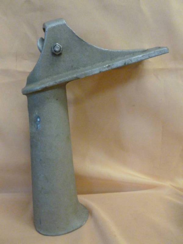 lot 270 image: Anchor Mate