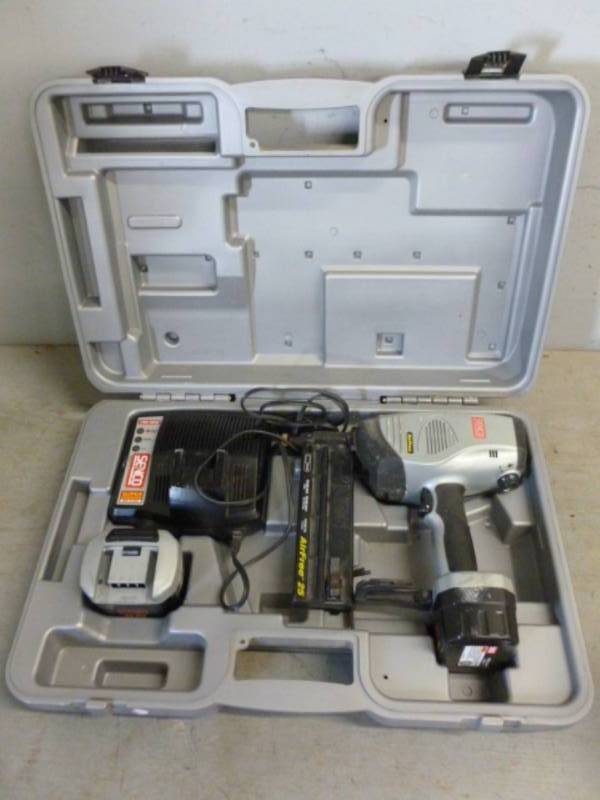 lot 273 image: Senco Nail Gun