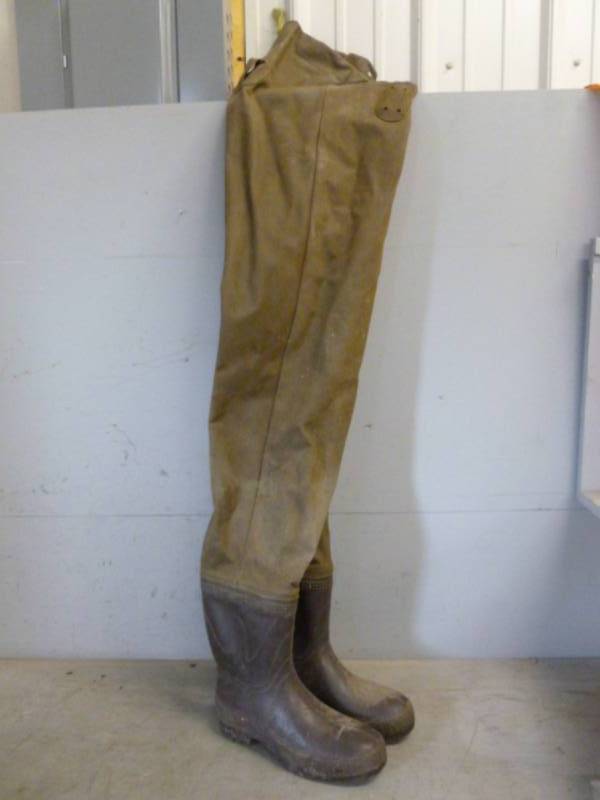 lot 274 image: Waders