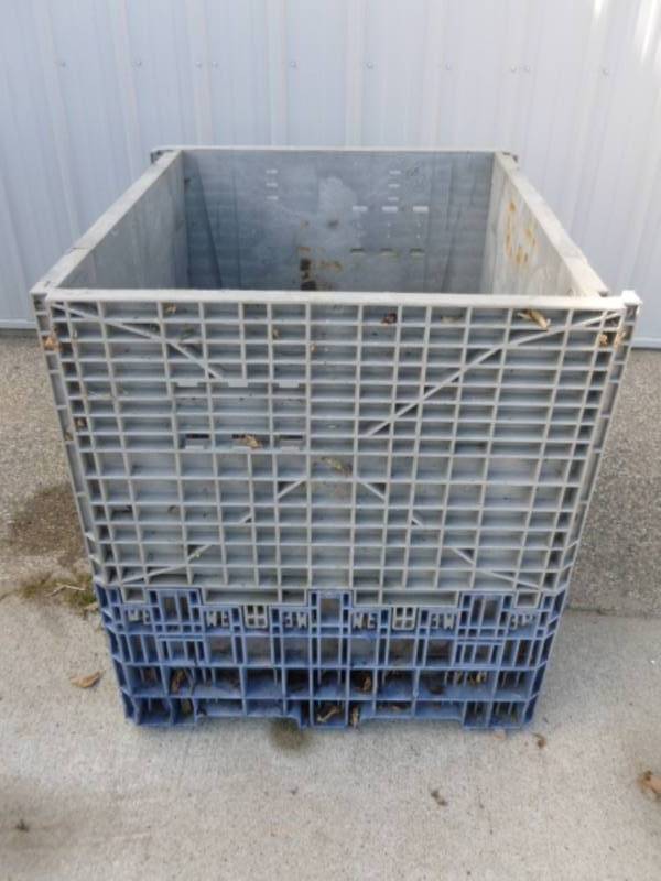 lot 277 image: Industrial Parts Tote