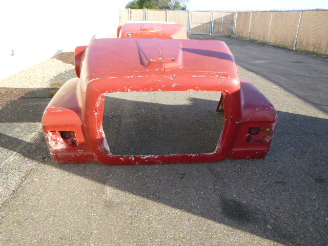 Ford L 9000 Fiberglass Hood