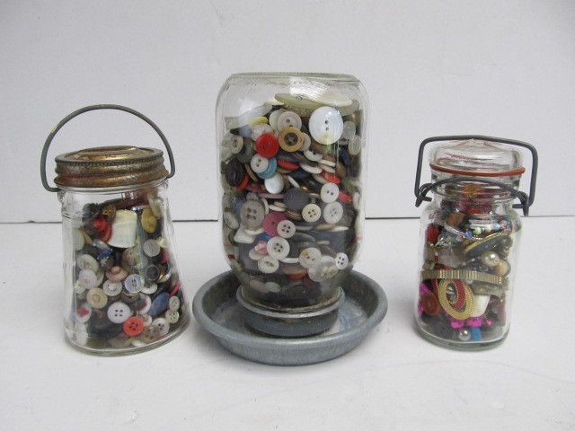 lot 10 image: 3 Jars Full of Vintage Buttons etc