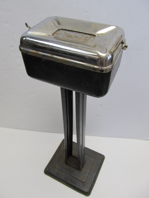 lot 14 image: Vintage Mid Century Industrial CADET Smoking Stand