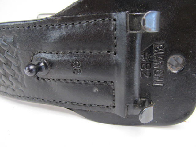 lot 28 image: Vintage BIANCHI Leather Police Belt