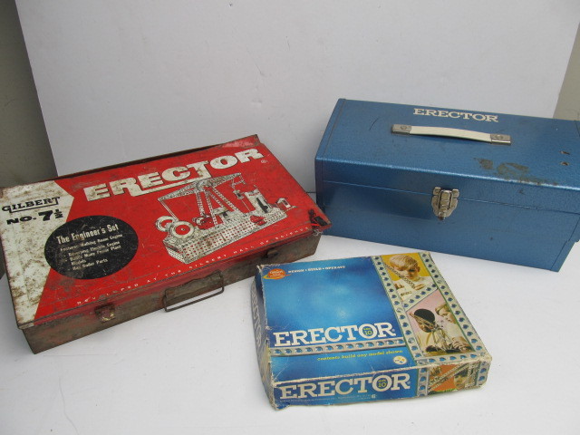 lot 42 image: Vintage Erector Set Lot wMetal Cases