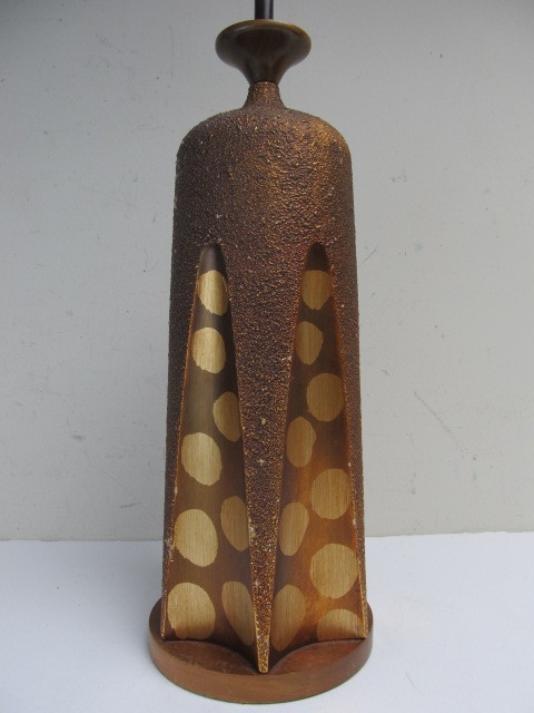 lot 103 image: Mid Century Sculptural Textured Table Lamp