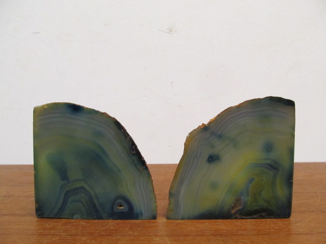 lot 155 image: Pair Brazilian Agate Geode Bookends