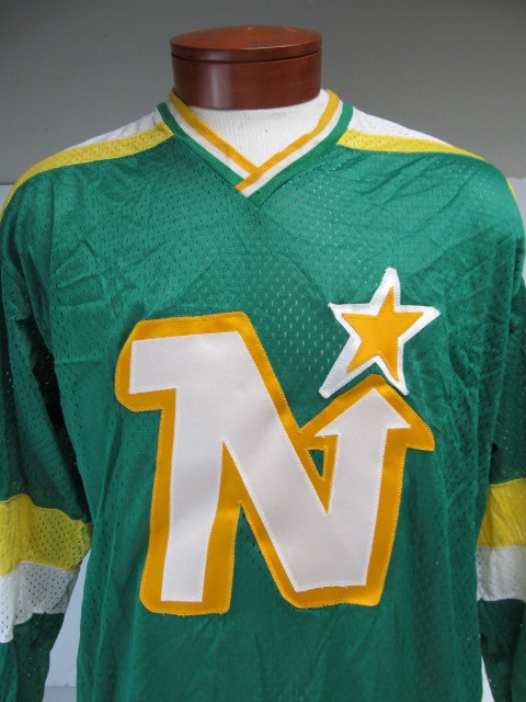 lot 68 image: Vintage 1970s MN NORTH STARS Hockey Jersey - Size L