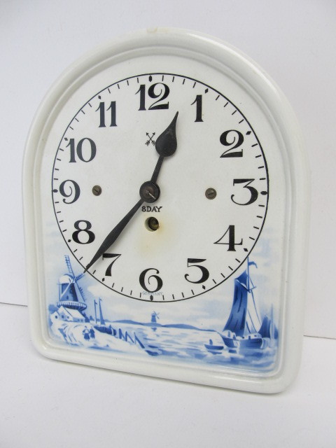lot 73 image: Working Vintage 1950s Porcelain Kitchen Clock wPendulum & Key