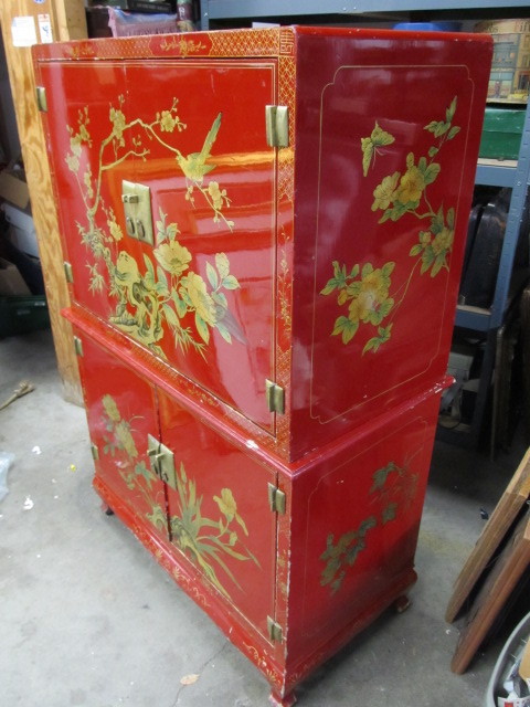 lot 80 image: Vintage Red Lacquer Wood Oriental 2-Piece Cabinet