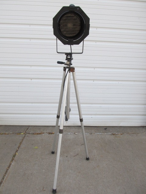 lot 112 image: Large Working American DJ Stage Light on Tripod Stand