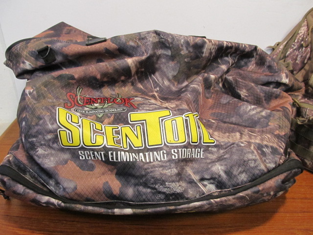 lot 120 image: Group of Camouflage hunting Gear Bags Backpack etc.