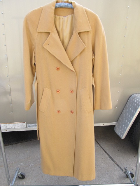 lot 150 image: Excellent Vintage Samuel Martin Wool Ladies Full Length Coat
