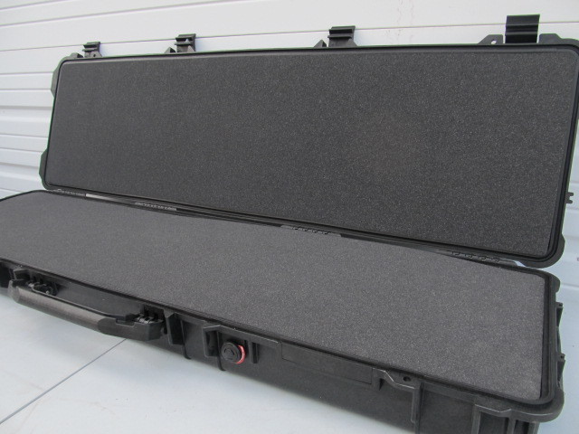 lot 210 image: Unused PELICAN 1750 Rifle Case