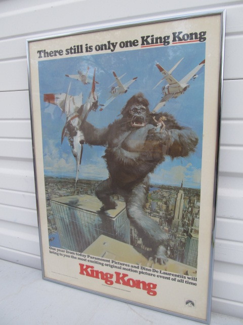 lot 213 image: Vintage 1976 Framed KING KONG Movie Poster