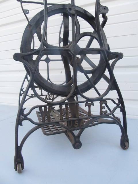lot 202 image: Antique WHITE Cast Iron Sewing Machine Treadle Table Base