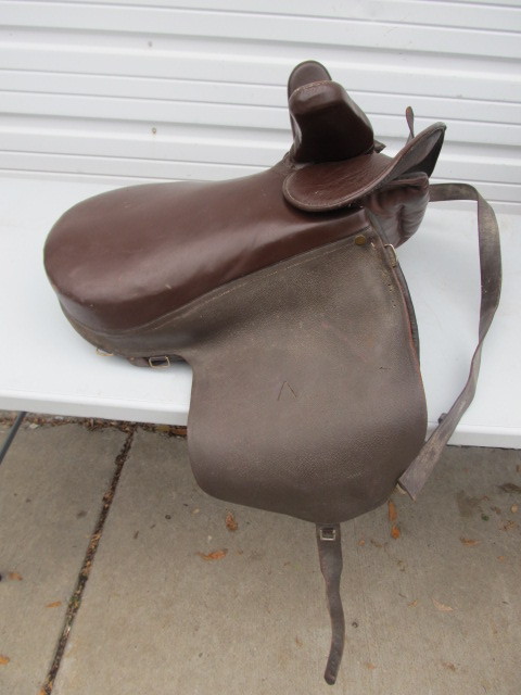 lot 238 image: Leather English Style Horse Side Saddle