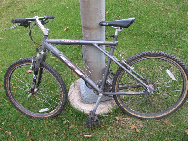 lot 132 image: GT Rebound Mens Mountain Bike