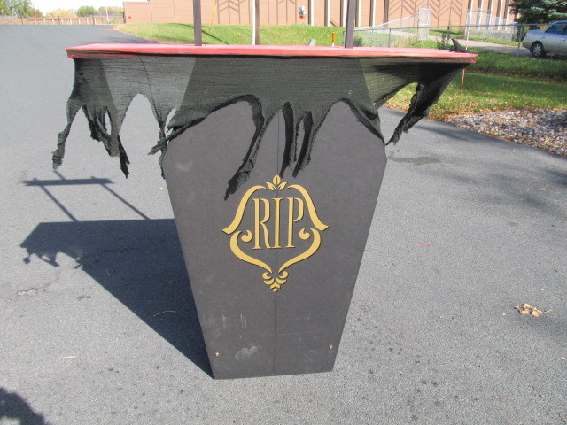 lot 269 image: Wooden BAT BAR Halloween Display