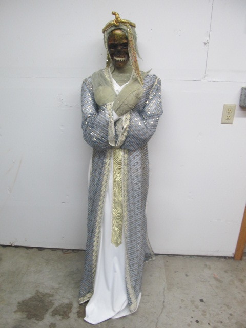 lot 281 image: Life Size Skeleton Mummy Princess Mannequin