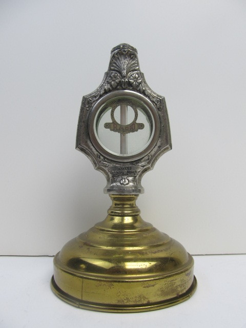 lot 6 image: Original Antique Boyce RADIO Motometer Radiator Hood Ornament