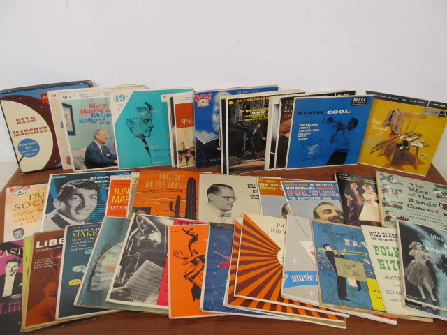 lot 221 image: Large Lot of Vintage 45s wCardboard Sleeves