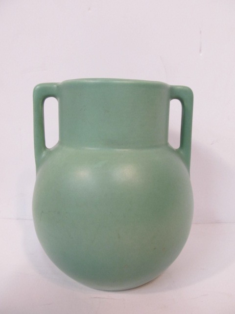 lot 260 image: Excellent Old Vintage 1920s-30s Art Pottery Handled Vase