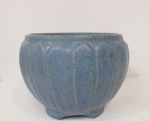 lot 263 image: Old Vintage 1920s Art Pottery Planter Vase