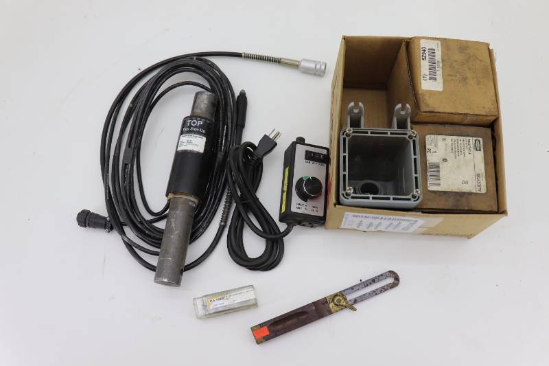 lot 21 image: Misc scale parts & Motor Controller