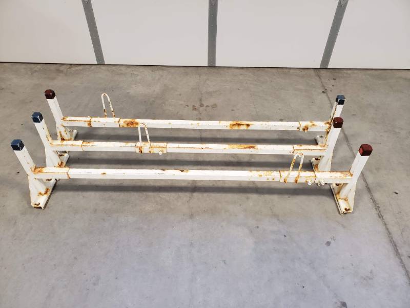 lot 23 image: Van LadderPipe Rack