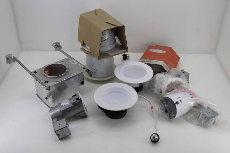 lot 29 image: Lot of Recessed Lighting Supplies