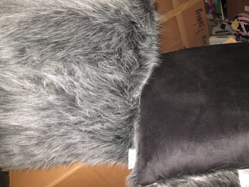lot 8 image: 2 Throw Pillow- Black