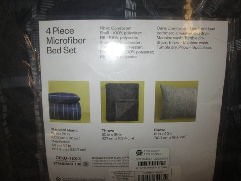 lot 9 image: 4 PC. Bed Set Room Essentials Twin...