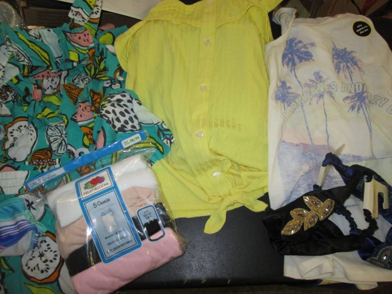lot 14 image: Girls (M-L) 2 Sleeveless Tops, 1 o...