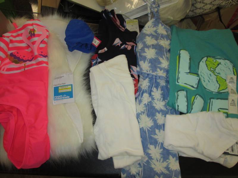 lot 15 image: Girls (XL-Womans XS) Swimsuit, W...