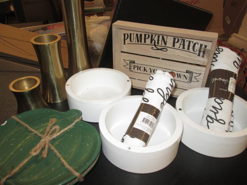 lot 24 image: Home Accent Items- 3 White containe...