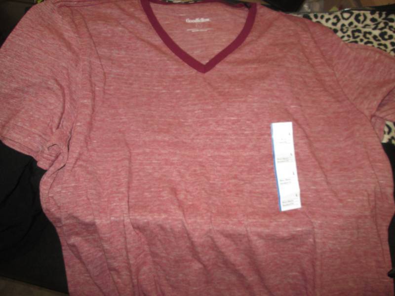 lot 34 image: Womans (L) 1pc. Romper, 2 summer t...