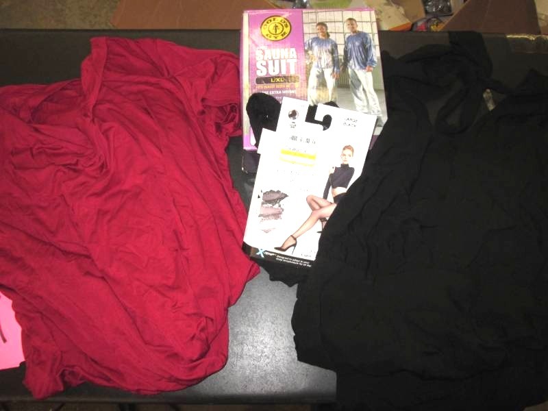 lot 37 image: Womans Summer Clothing (L) - Rompe...